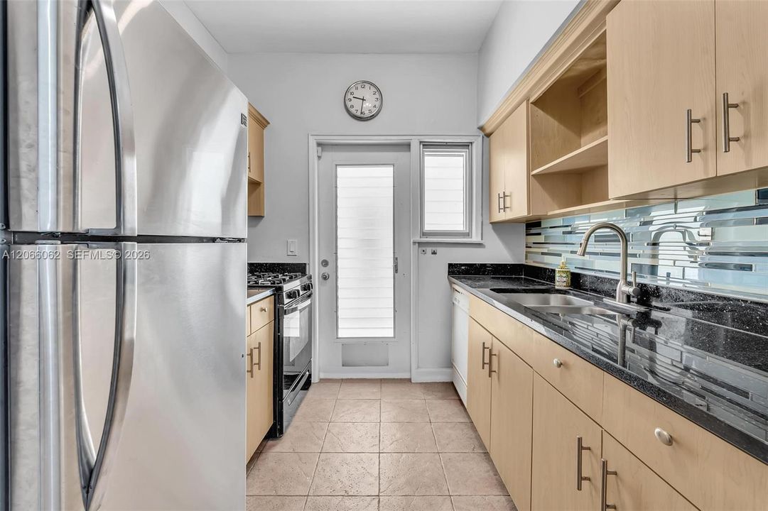 For Sale: $189,000 (0 beds, 1 baths, 500 Square Feet)