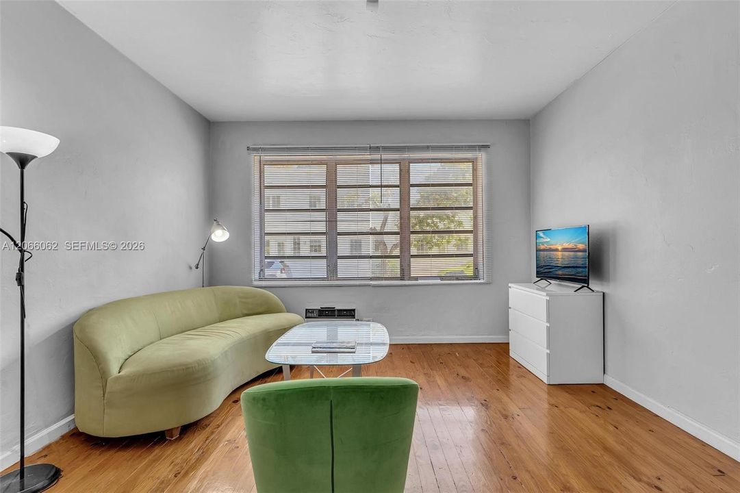 For Sale: $189,000 (0 beds, 1 baths, 500 Square Feet)