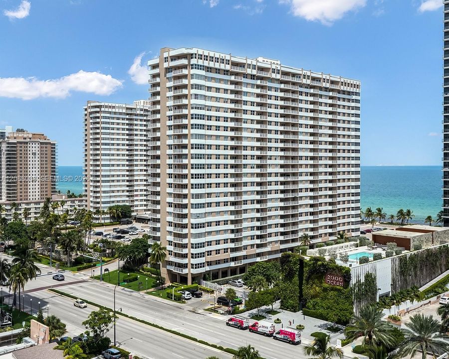 For Rent: $2,375 (2 beds, 2 baths, 1020 Square Feet)