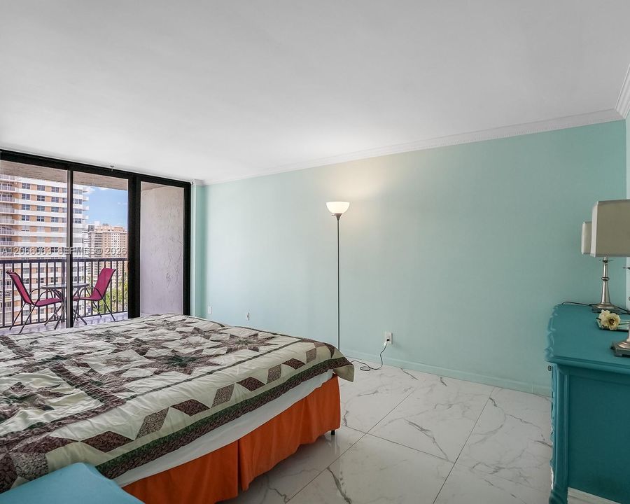 For Rent: $2,375 (2 beds, 2 baths, 1020 Square Feet)
