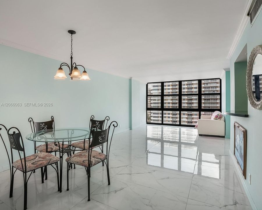 For Rent: $2,375 (2 beds, 2 baths, 1020 Square Feet)