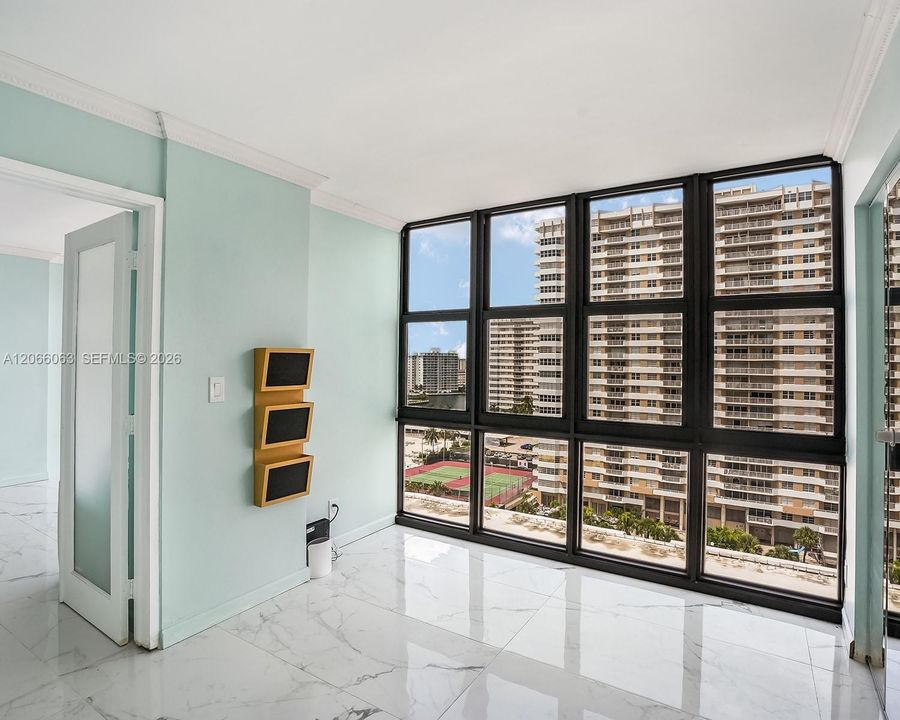 For Rent: $2,375 (2 beds, 2 baths, 1020 Square Feet)