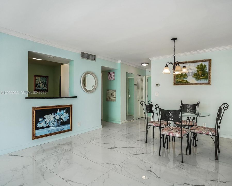 For Rent: $2,375 (2 beds, 2 baths, 1020 Square Feet)