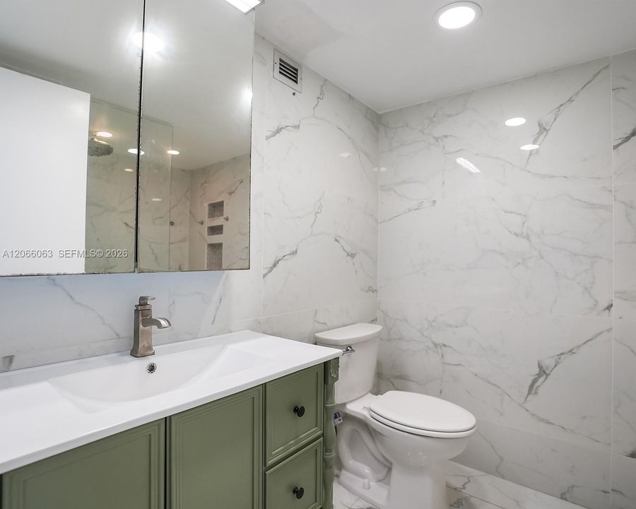 For Rent: $2,375 (2 beds, 2 baths, 1020 Square Feet)
