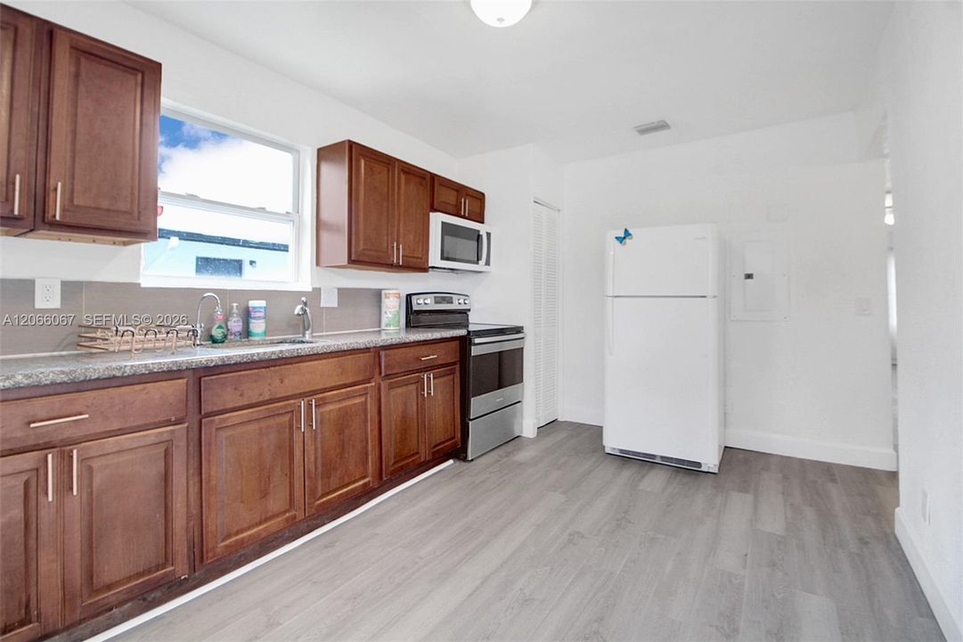 For Sale: $560,000 (0 beds, 0 baths, 1342 Square Feet)
