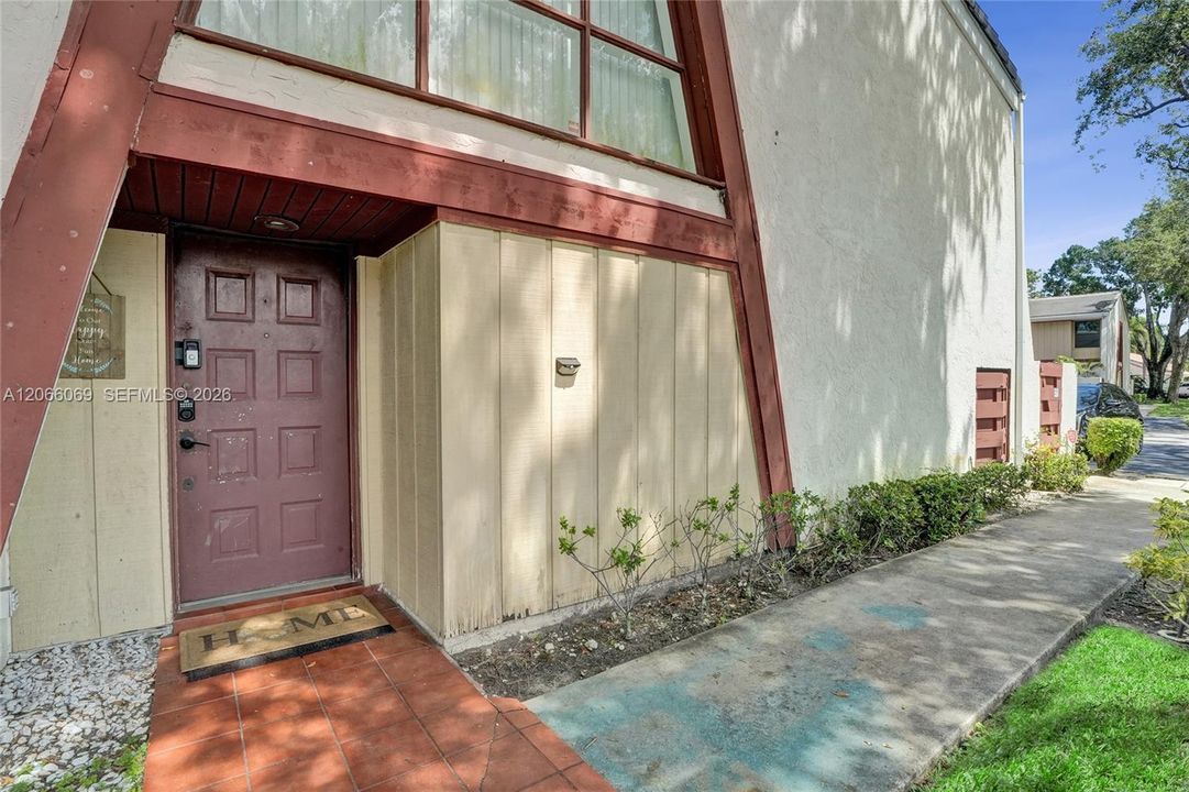 Active With Contract: $559,000 (3 beds, 2 baths, 1850 Square Feet)