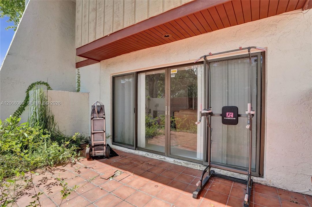 Active With Contract: $559,000 (3 beds, 2 baths, 1850 Square Feet)