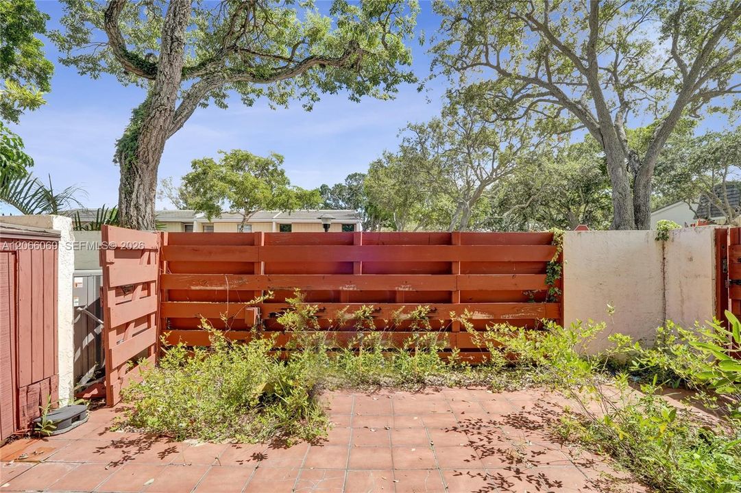 Active With Contract: $559,000 (3 beds, 2 baths, 1850 Square Feet)