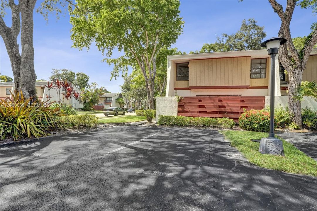 Active With Contract: $559,000 (3 beds, 2 baths, 1850 Square Feet)