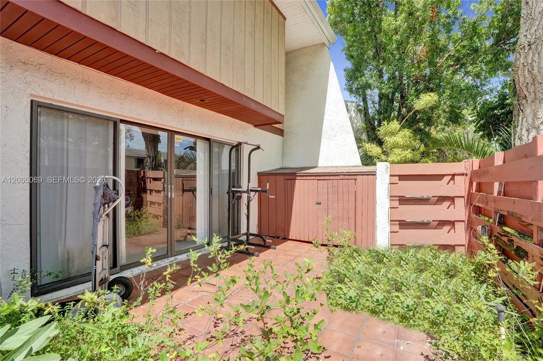 Active With Contract: $559,000 (3 beds, 2 baths, 1850 Square Feet)