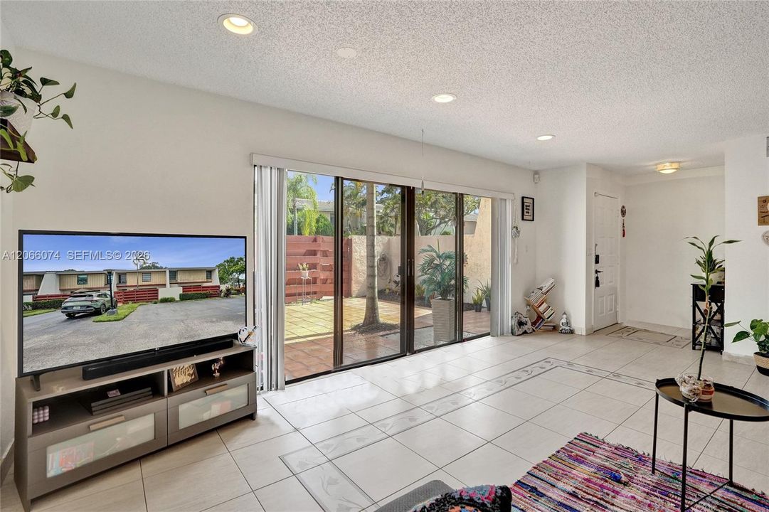 For Sale: $459,000 (3 beds, 2 baths, 1640 Square Feet)