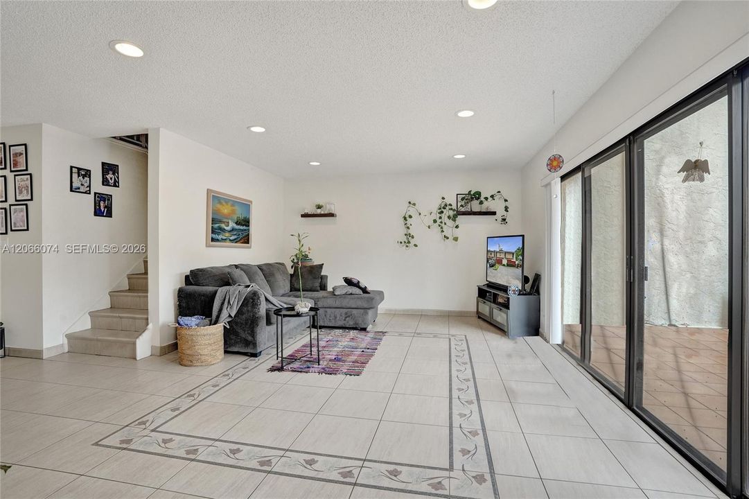 For Sale: $459,000 (3 beds, 2 baths, 1640 Square Feet)