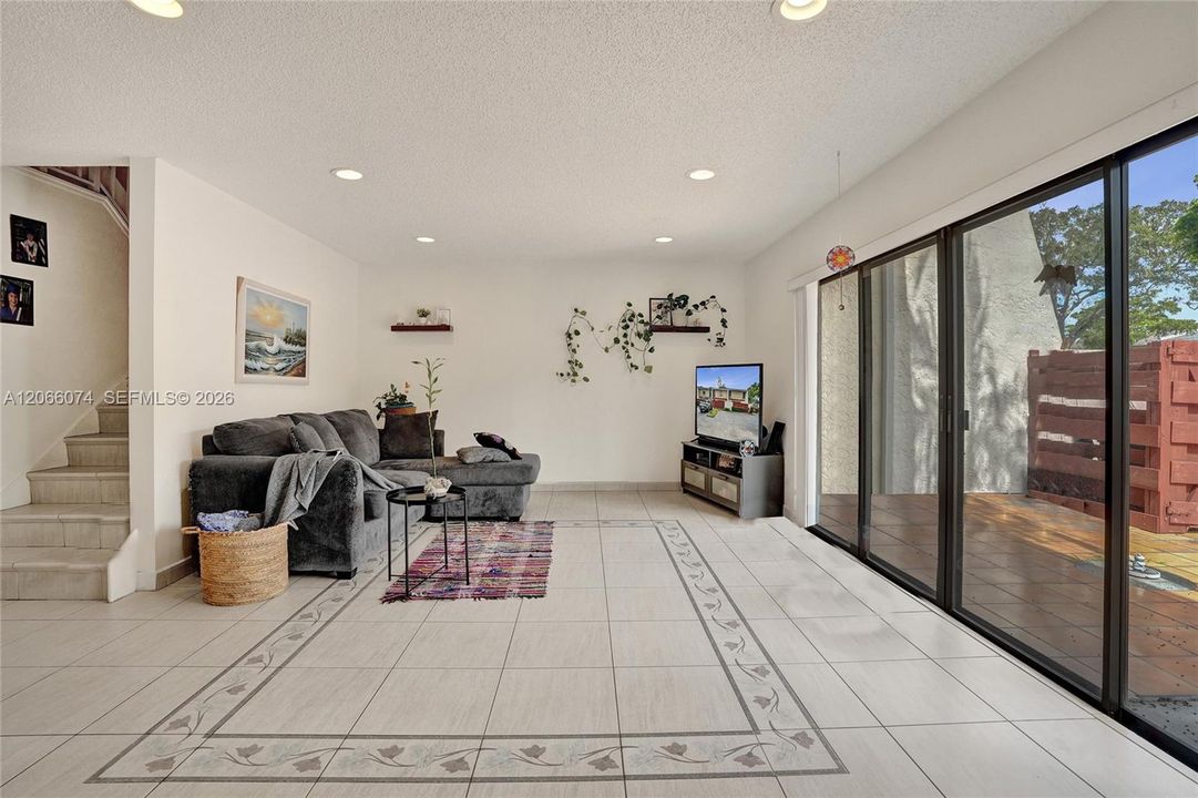 For Sale: $459,000 (3 beds, 2 baths, 1640 Square Feet)