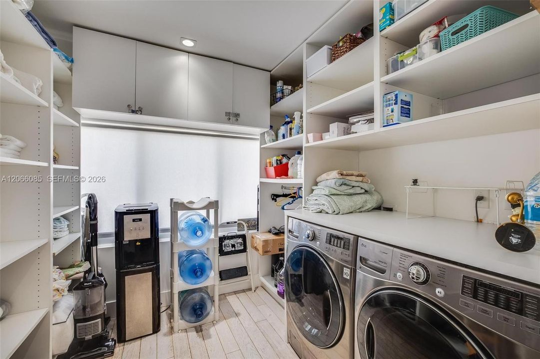 Activo con contrato: $6,795 (3 camas, 2 baños, 1613 Pies cuadrados)