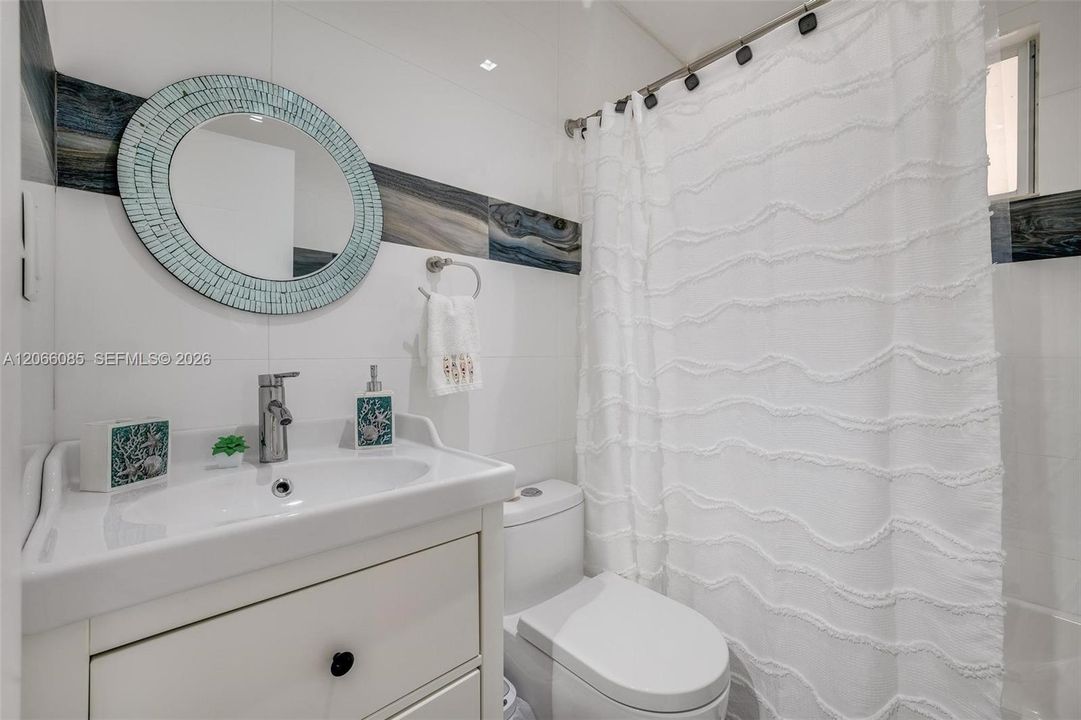 Activo con contrato: $6,795 (3 camas, 2 baños, 1613 Pies cuadrados)