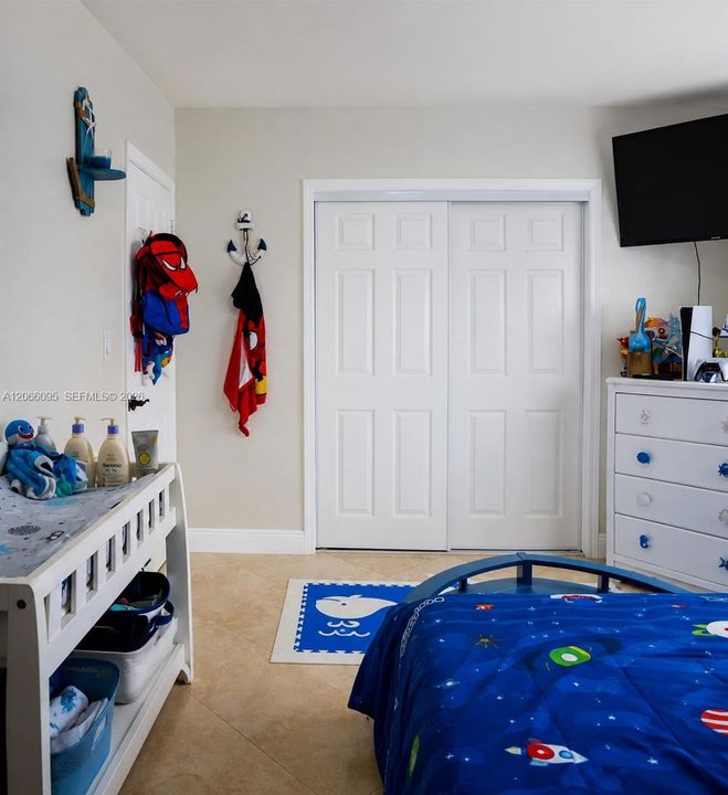 For Rent: $3,800 (3 beds, 2 baths, 1648 Square Feet)