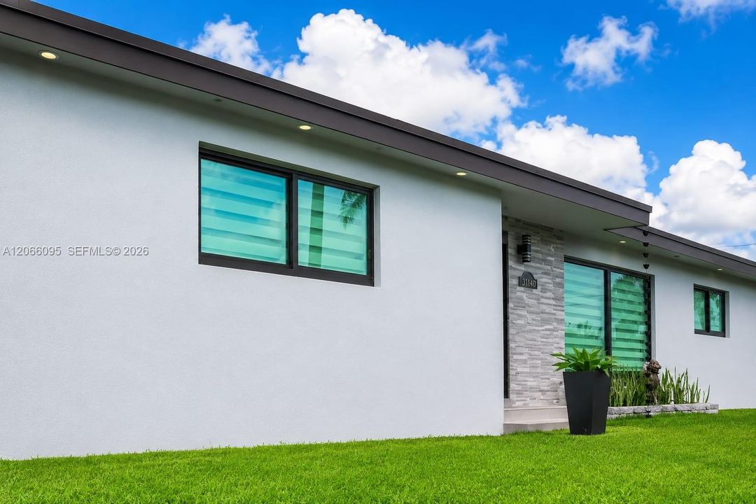 For Rent: $3,800 (3 beds, 2 baths, 1648 Square Feet)