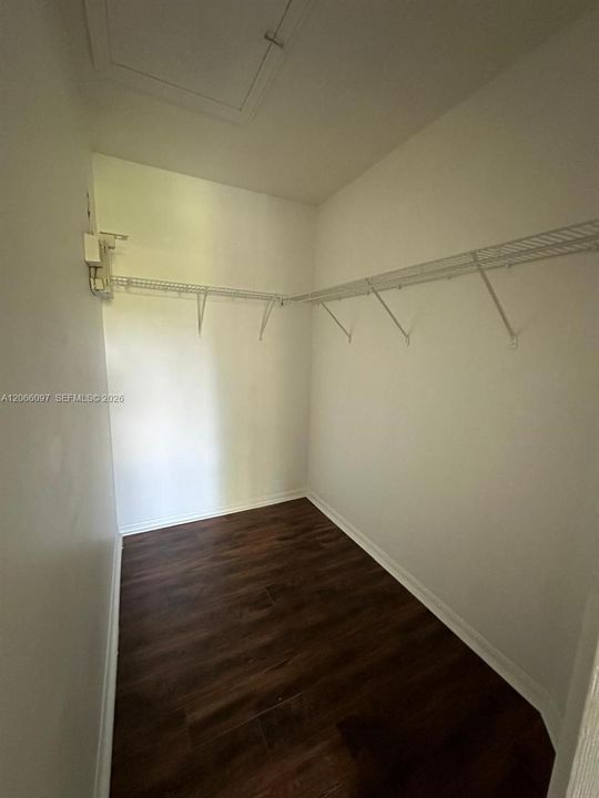 For Rent: $1,800 (2 beds, 2 baths, 815 Square Feet)