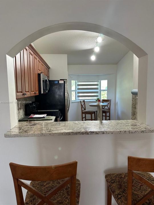 For Rent: $1,800 (2 beds, 2 baths, 815 Square Feet)