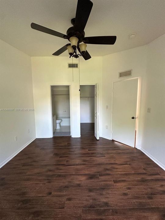 For Rent: $1,800 (2 beds, 2 baths, 815 Square Feet)