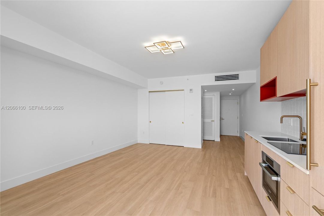 На продажу: $625,000 (0 спален, 1 ванн, 0 Квадратных фут)