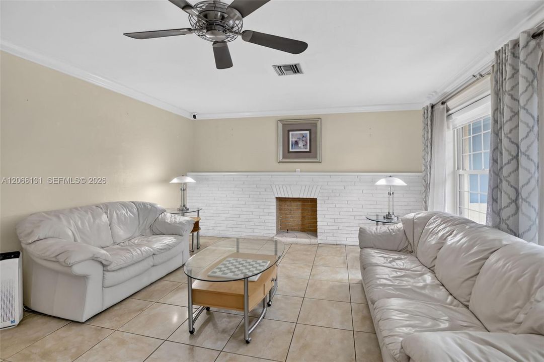 For Sale: $718,000 (4 beds, 3 baths, 1891 Square Feet)