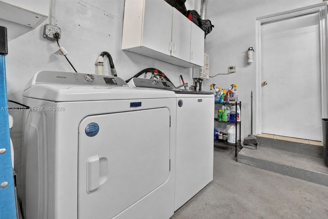 For Sale: $718,000 (4 beds, 3 baths, 1891 Square Feet)