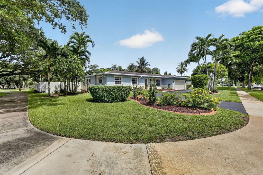 For Sale: $718,000 (4 beds, 3 baths, 1891 Square Feet)