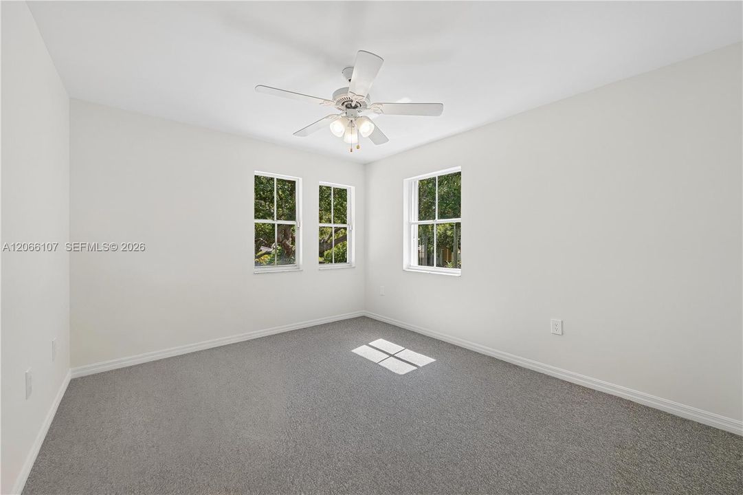 For Sale: $1,695,000 (5 beds, 3 baths, 3160 Square Feet)