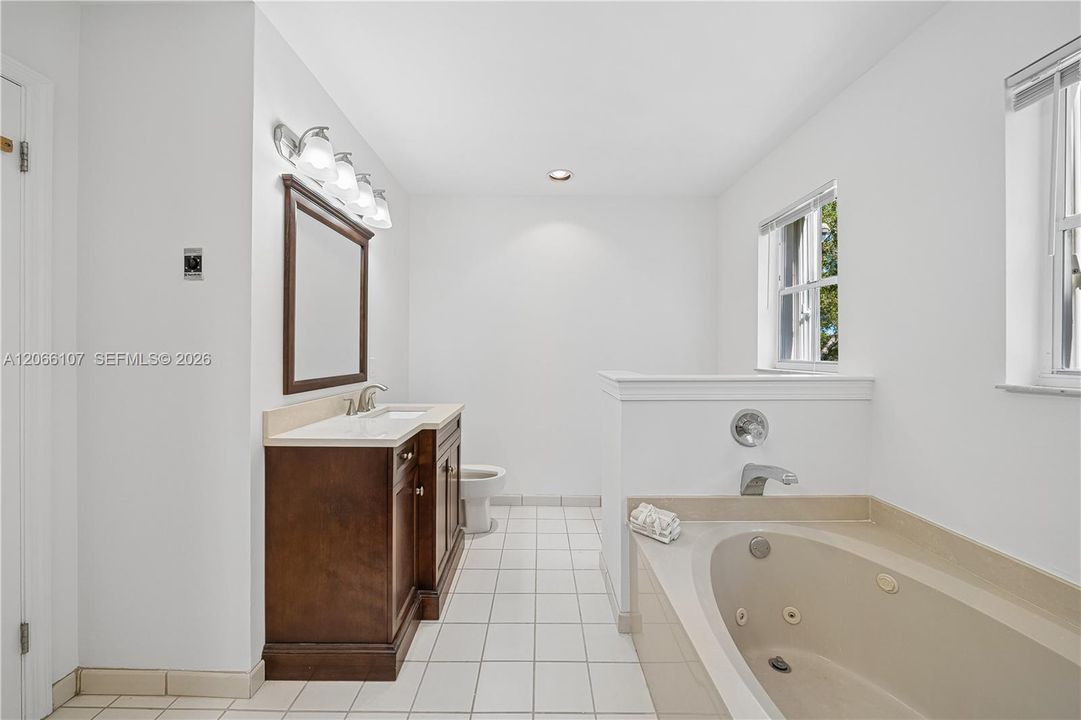 For Sale: $1,695,000 (5 beds, 3 baths, 3160 Square Feet)