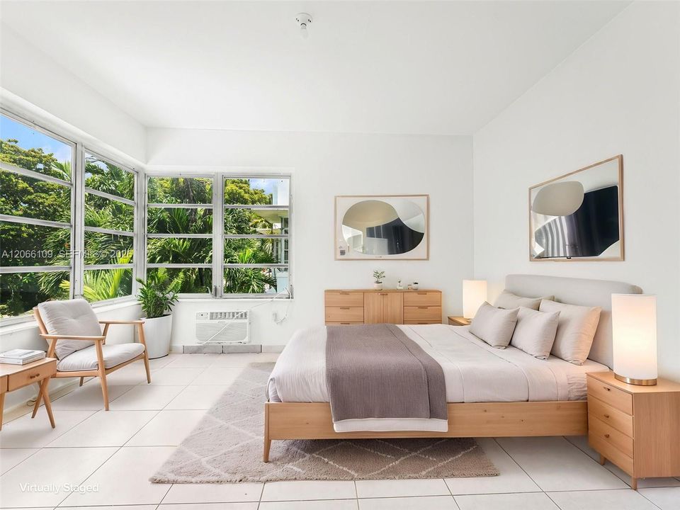For Rent: $2,200 (1 beds, 1 baths, 670 Square Feet)