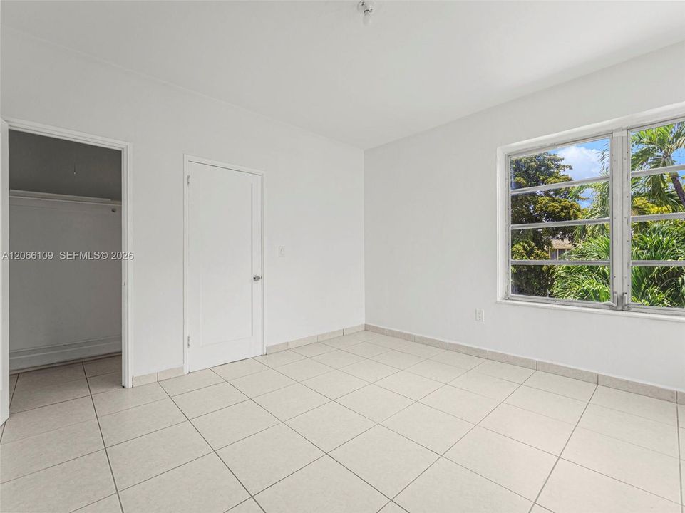 For Rent: $2,200 (1 beds, 1 baths, 670 Square Feet)