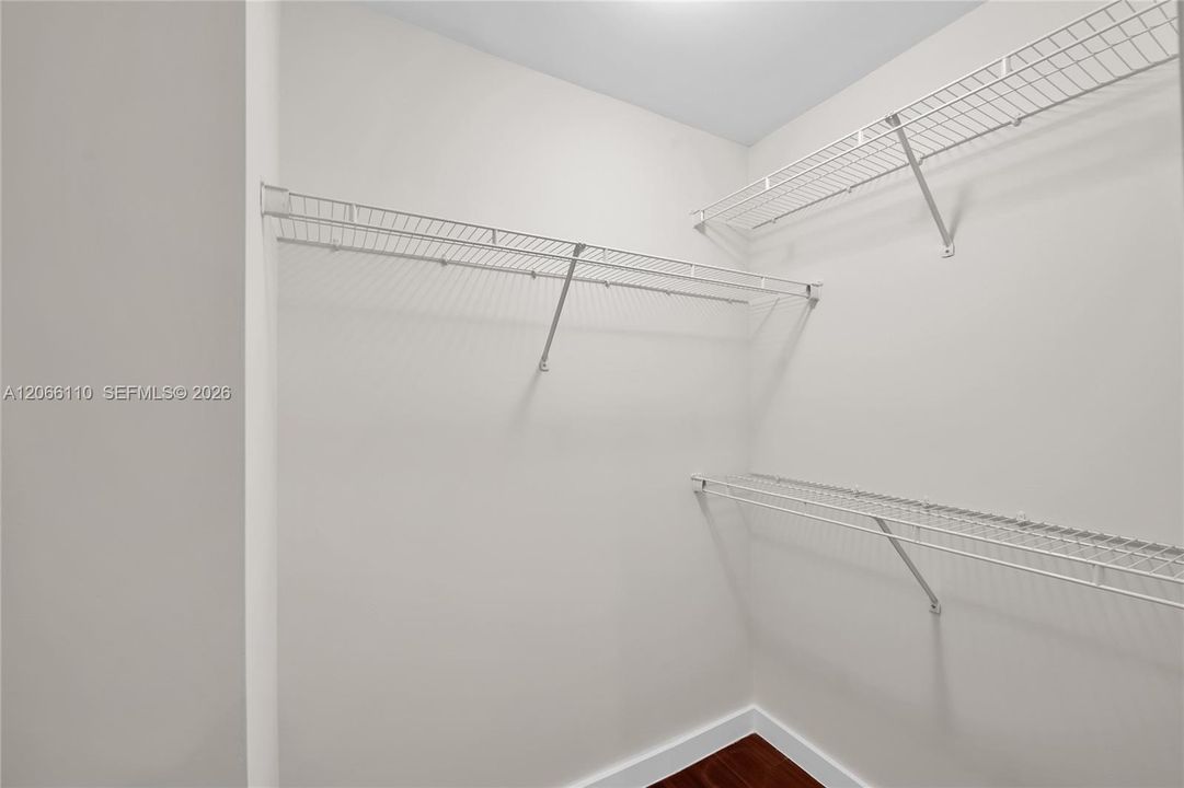 En Venta: $412,776 (1 camas, 1 baños, 1053 Pies cuadrados)