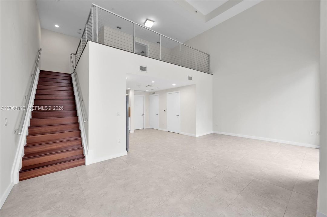 En Venta: $412,776 (1 camas, 1 baños, 1053 Pies cuadrados)