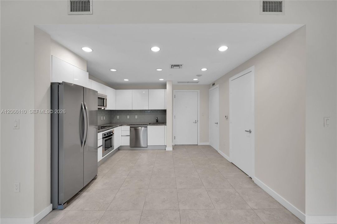 En Venta: $412,776 (1 camas, 1 baños, 1053 Pies cuadrados)