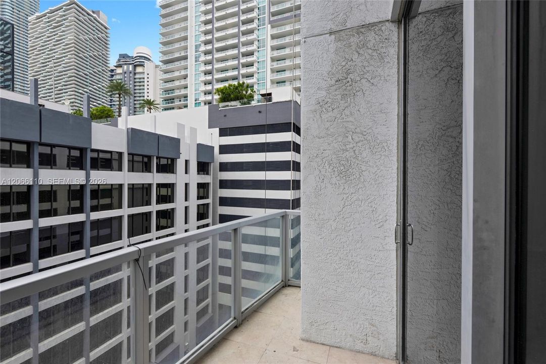 En Venta: $412,776 (1 camas, 1 baños, 1053 Pies cuadrados)