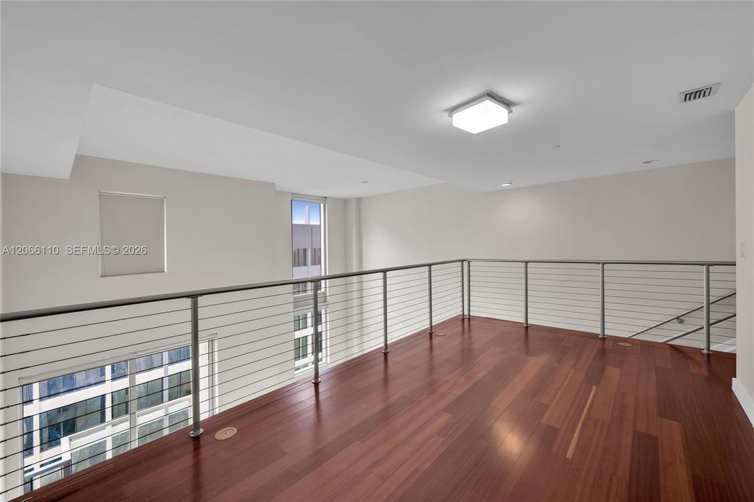 En Venta: $412,776 (1 camas, 1 baños, 1053 Pies cuadrados)