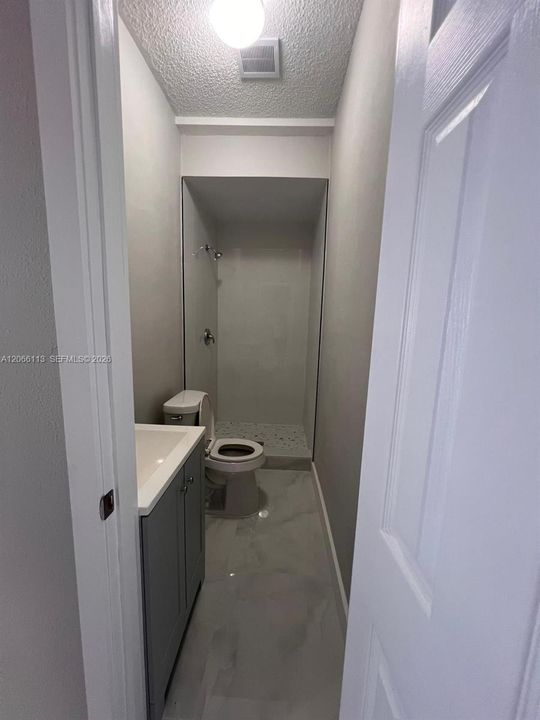 В аренду: $2,000 (2 спален, 1 ванн, 15703 Квадратных фут)