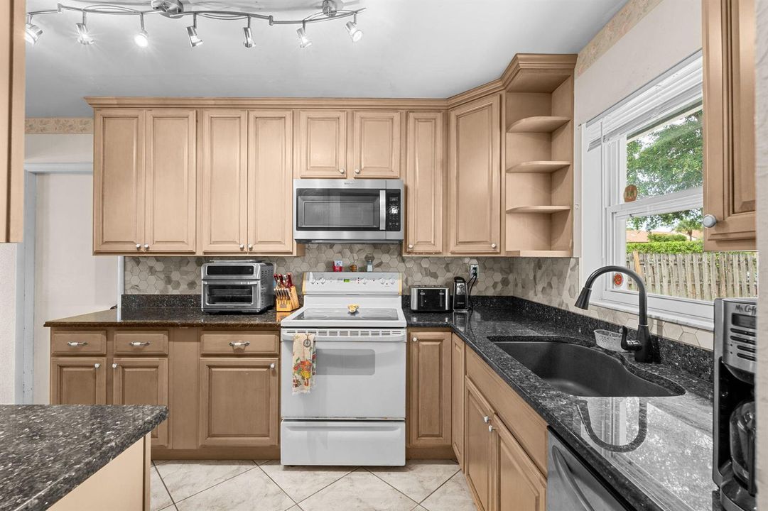 22-web-or-mls-A7404482
