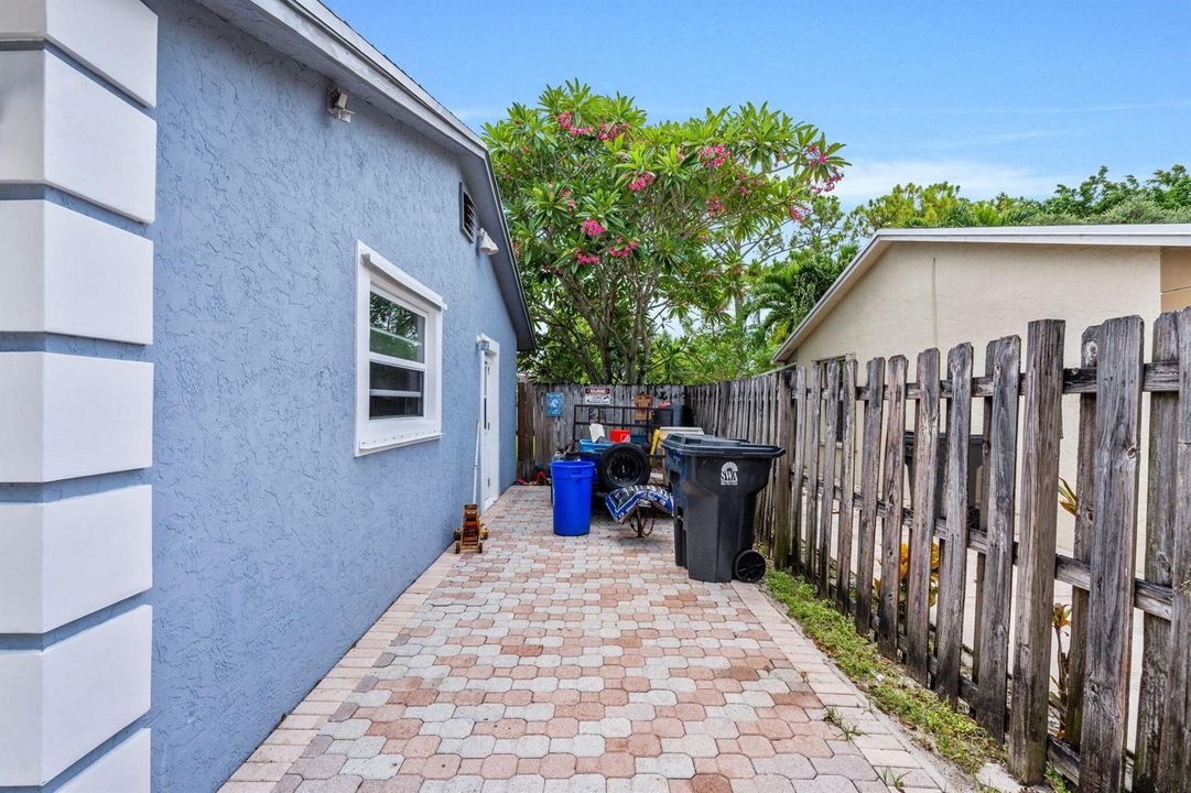 34-web-or-mls-A7404411