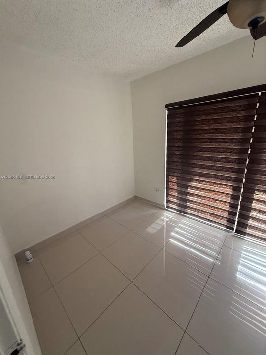 В аренду: $1,850 (2 спален, 1 ванн, 1112 Квадратных фут)
