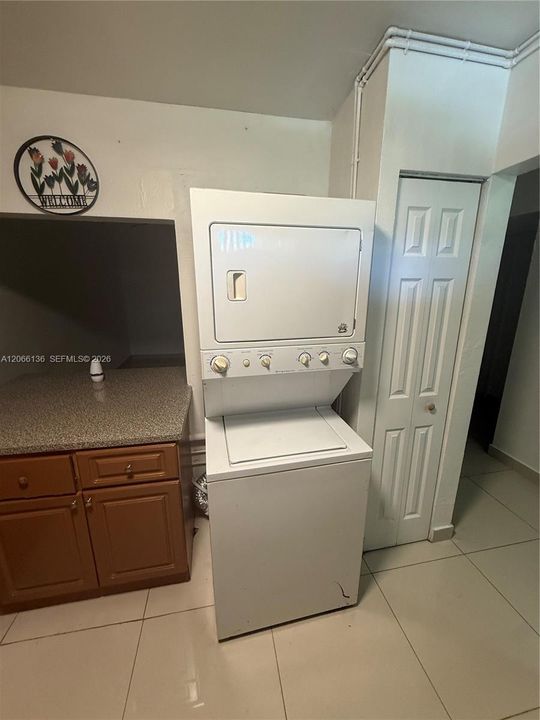 В аренду: $1,850 (2 спален, 1 ванн, 1112 Квадратных фут)