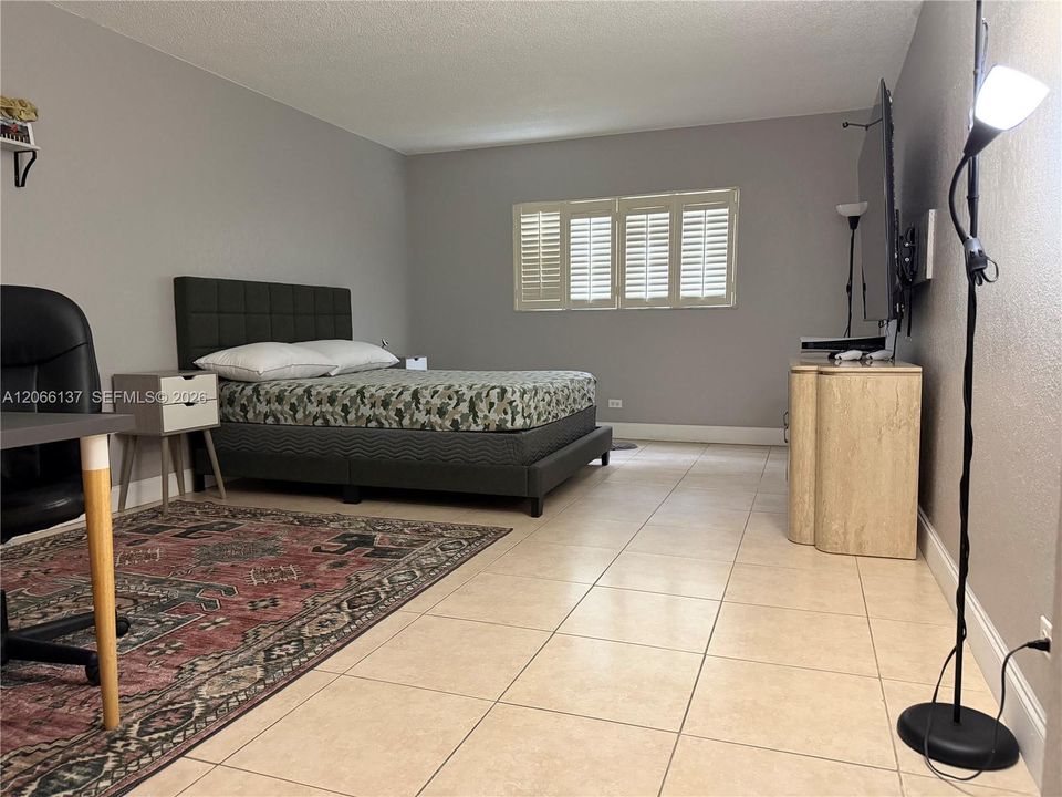 For Rent: $2,300 (2 beds, 2 baths, 1470 Square Feet)