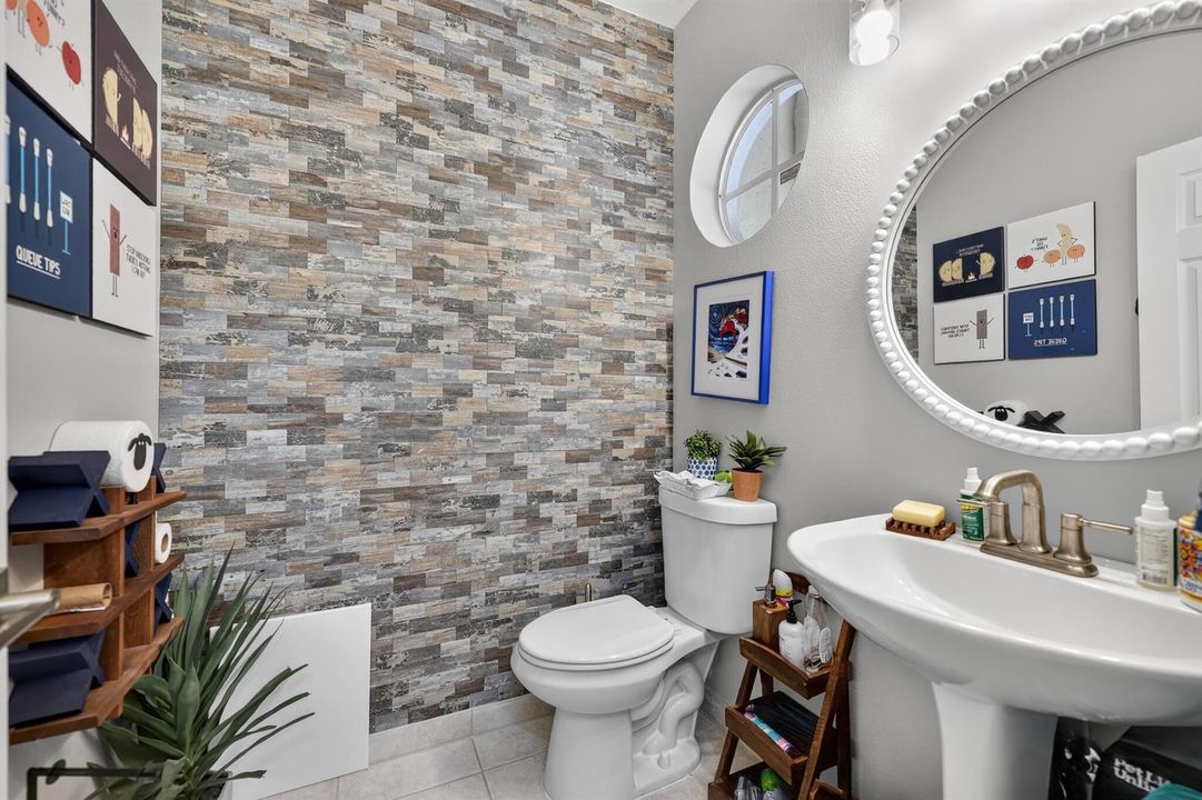 19_2823_S_Evergreen_Cir-Bathroom-0036