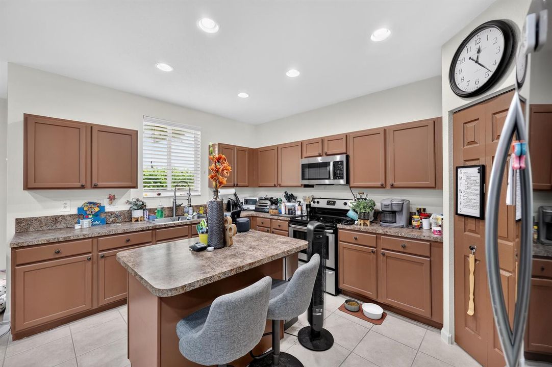 13_2823_S_Evergreen_Cir-Kitchen-0048
