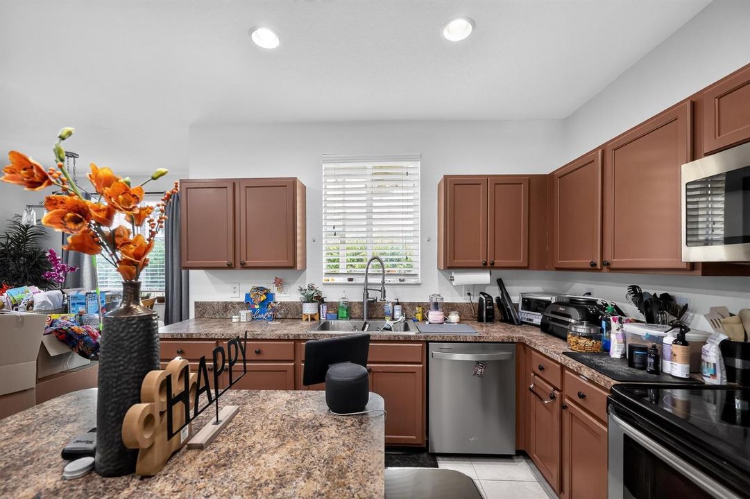 15_2823_S_Evergreen_Cir-Kitchen-0055