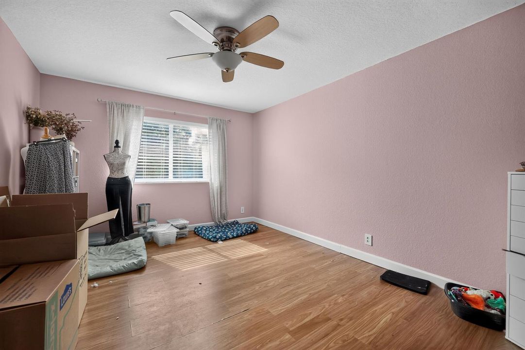 16_2823_S_Evergreen_Cir-Bedroom-0028