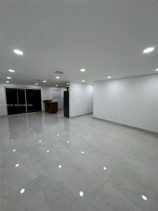 En Venta: $665,000 (4 camas, 2 baños, 1314 Pies cuadrados)