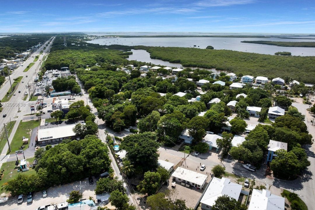 For Sale: $665,000 (4 beds, 2 baths, 1314 Square Feet)