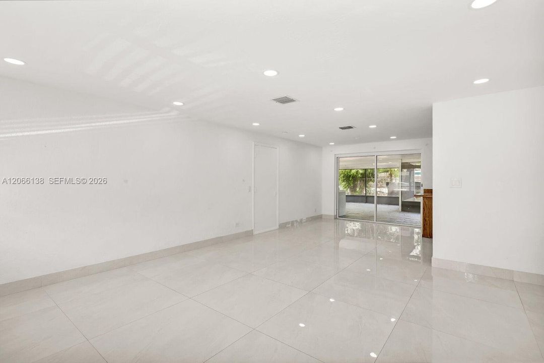 For Sale: $665,000 (4 beds, 2 baths, 1314 Square Feet)